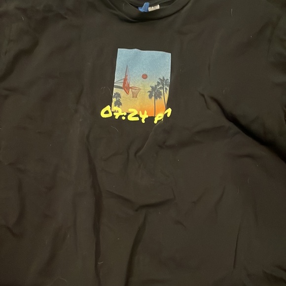 8 shirts from a variety of brands, sizes rang from small to medium, - Picture 6 of 13